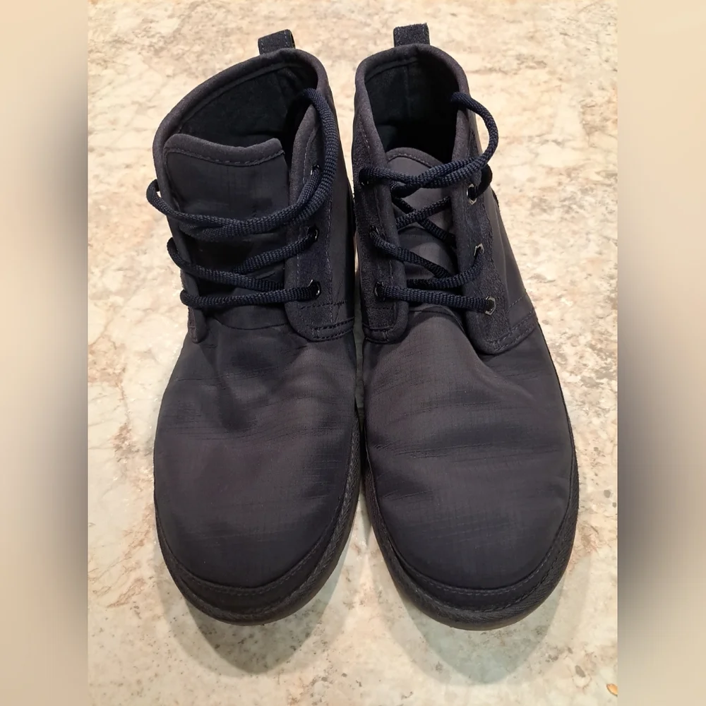 UGG Neumel Canvas Size 10 Dark Navy Chukka Style EUC